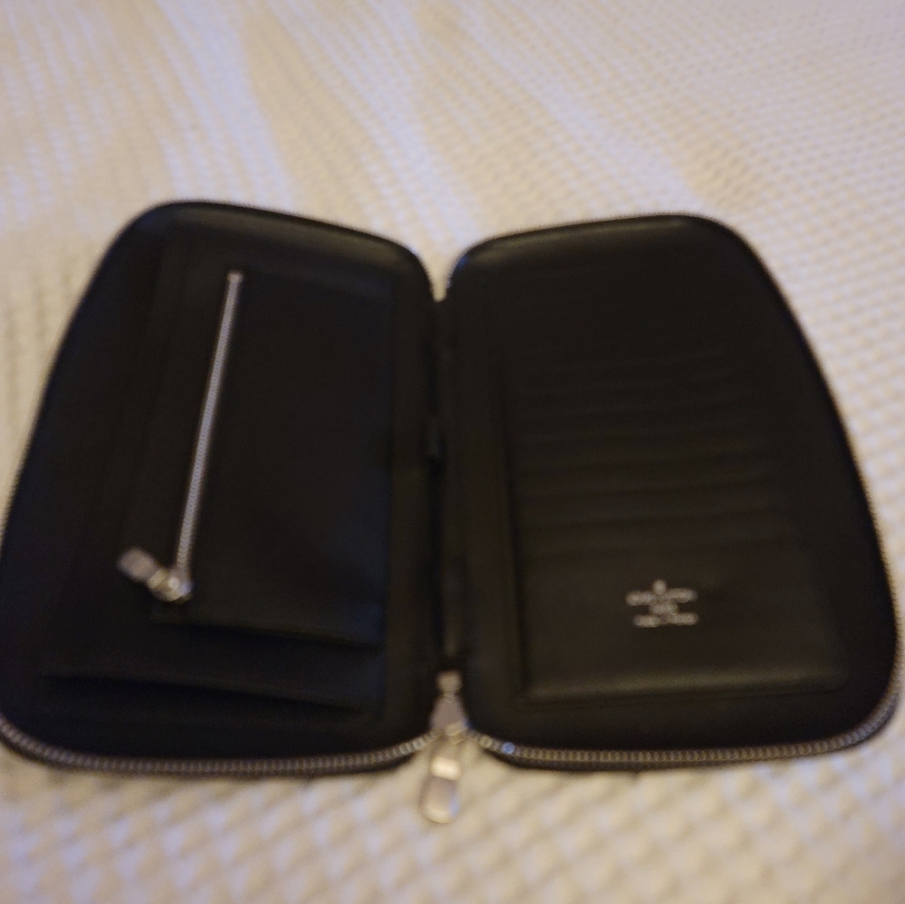 Organizer Louis Vuitton  Leather Long Wallet Black/ Pristine